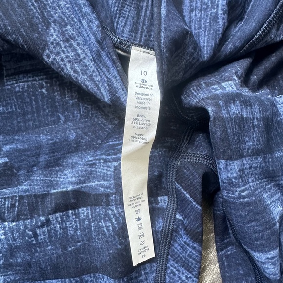 Lululemon Train Times Crop (17")
Transition Multi Midnight Navy / Black - Picture 7 of 8
